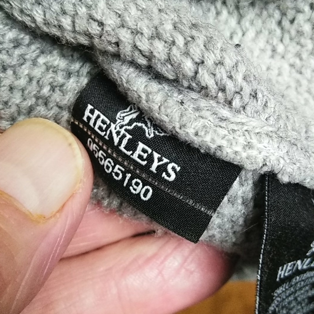 Henleys Large Authentic Sweater - image 6
